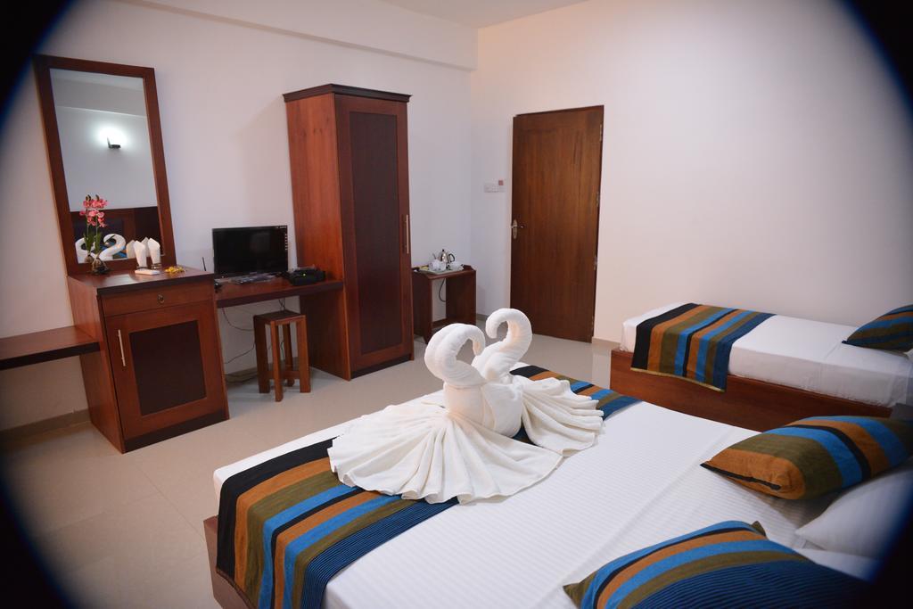 Hotel Kamrel Kurunegala Luaran gambar