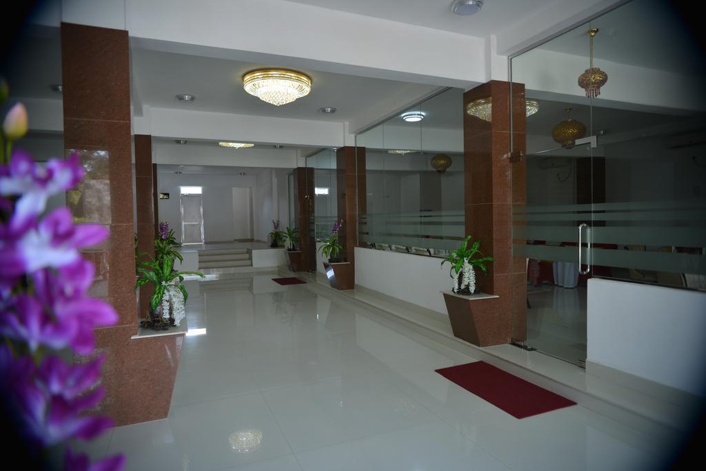 Hotel Kamrel Kurunegala Luaran gambar