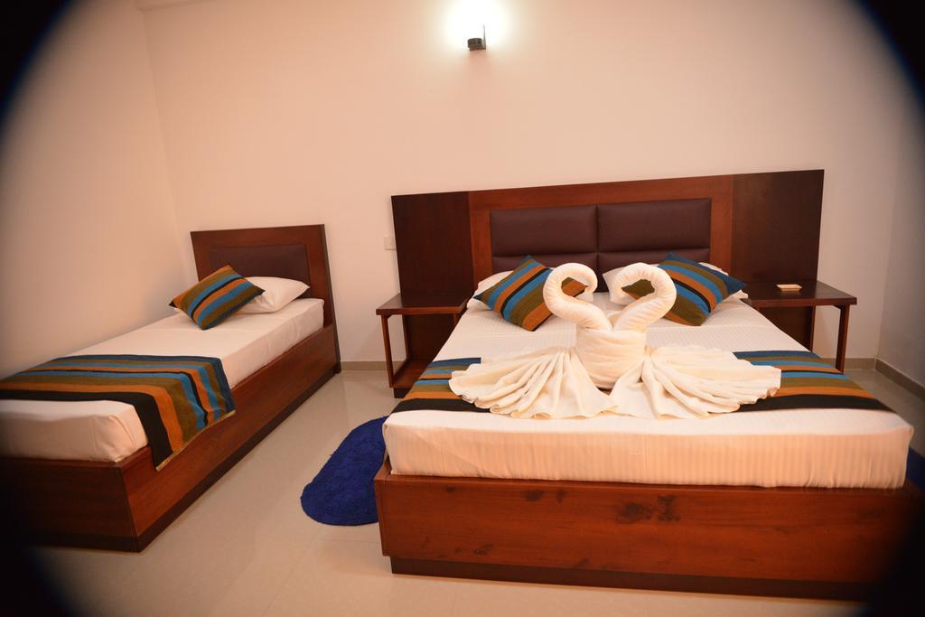 Hotel Kamrel Kurunegala Luaran gambar