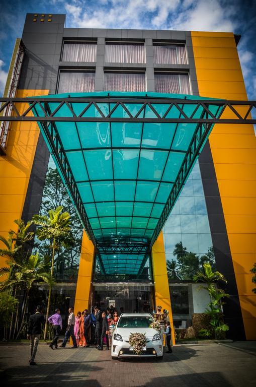 Hotel Kamrel Kurunegala Luaran gambar