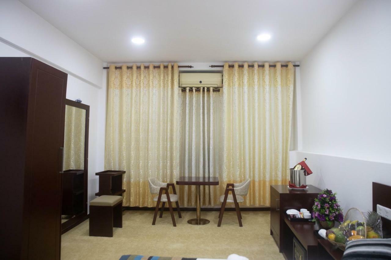 Hotel Kamrel Kurunegala Luaran gambar