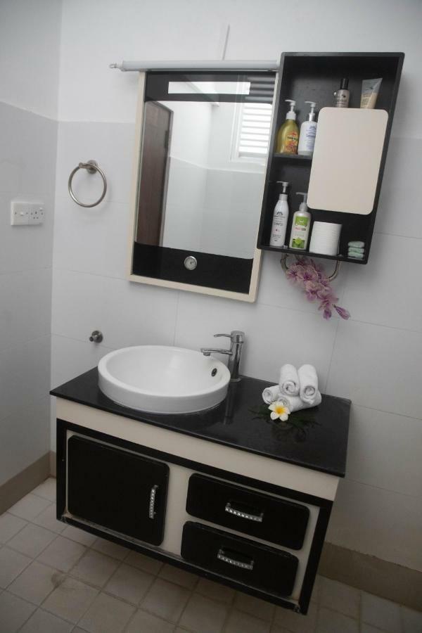 Hotel Kamrel Kurunegala Luaran gambar