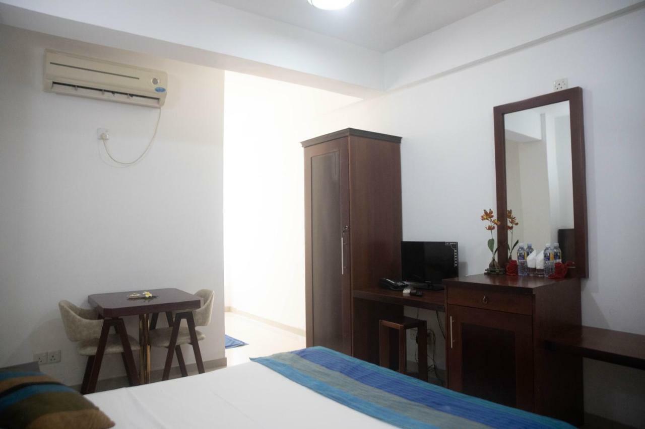 Hotel Kamrel Kurunegala Luaran gambar